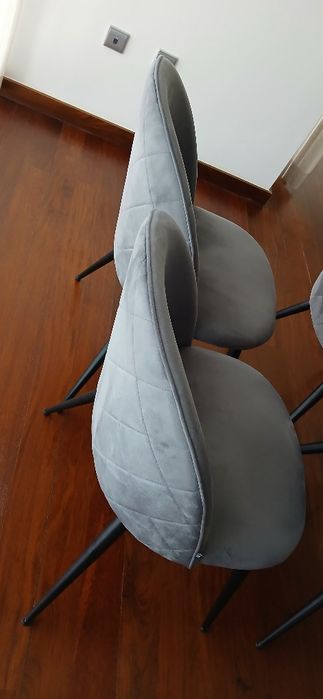 Quatro Cadeiras Novas