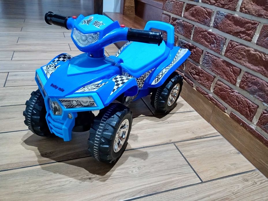 Jeździk samochód pojazd odpychacz z melodiami