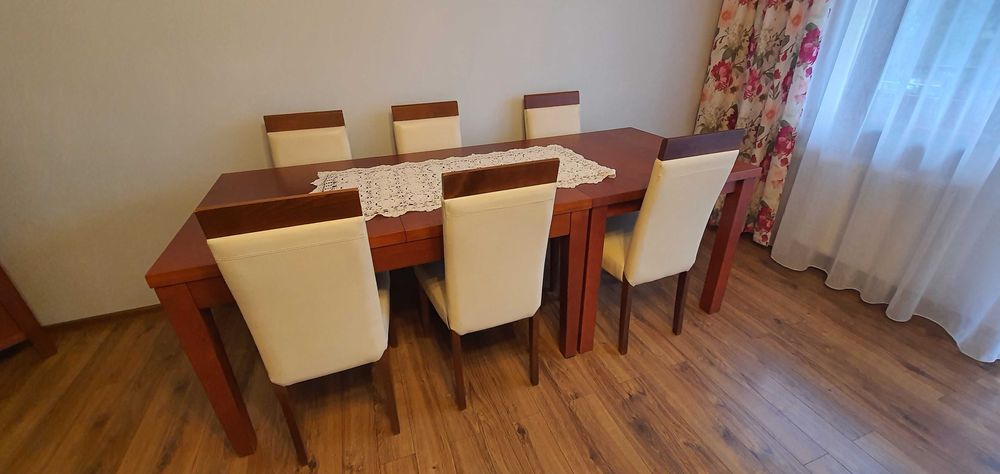 Stół, Dostawka, Krzesła