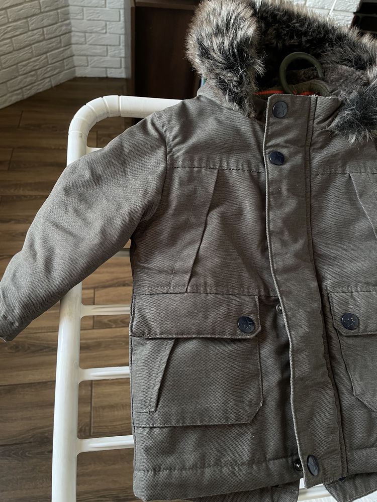 Продам дитячу демісезонну куртку 80 розмір
