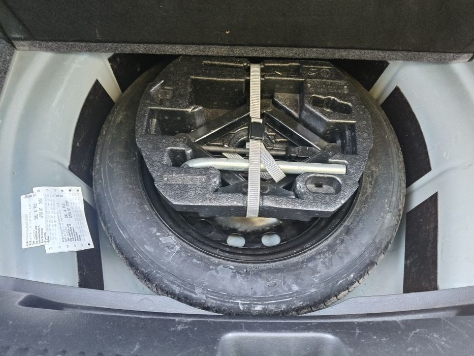 Продам VW Jetta 1.4 tsi, hybrid, 2013 года