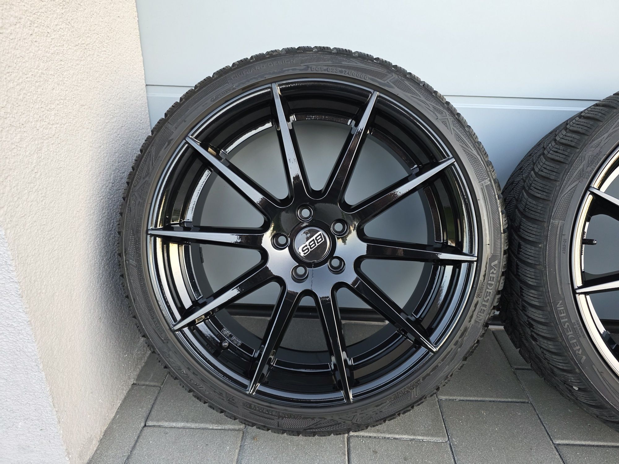 Felgi aluminiowe TEC Wheels GT7 20" 5x112 8,5J ET45 opony Vredestein 2