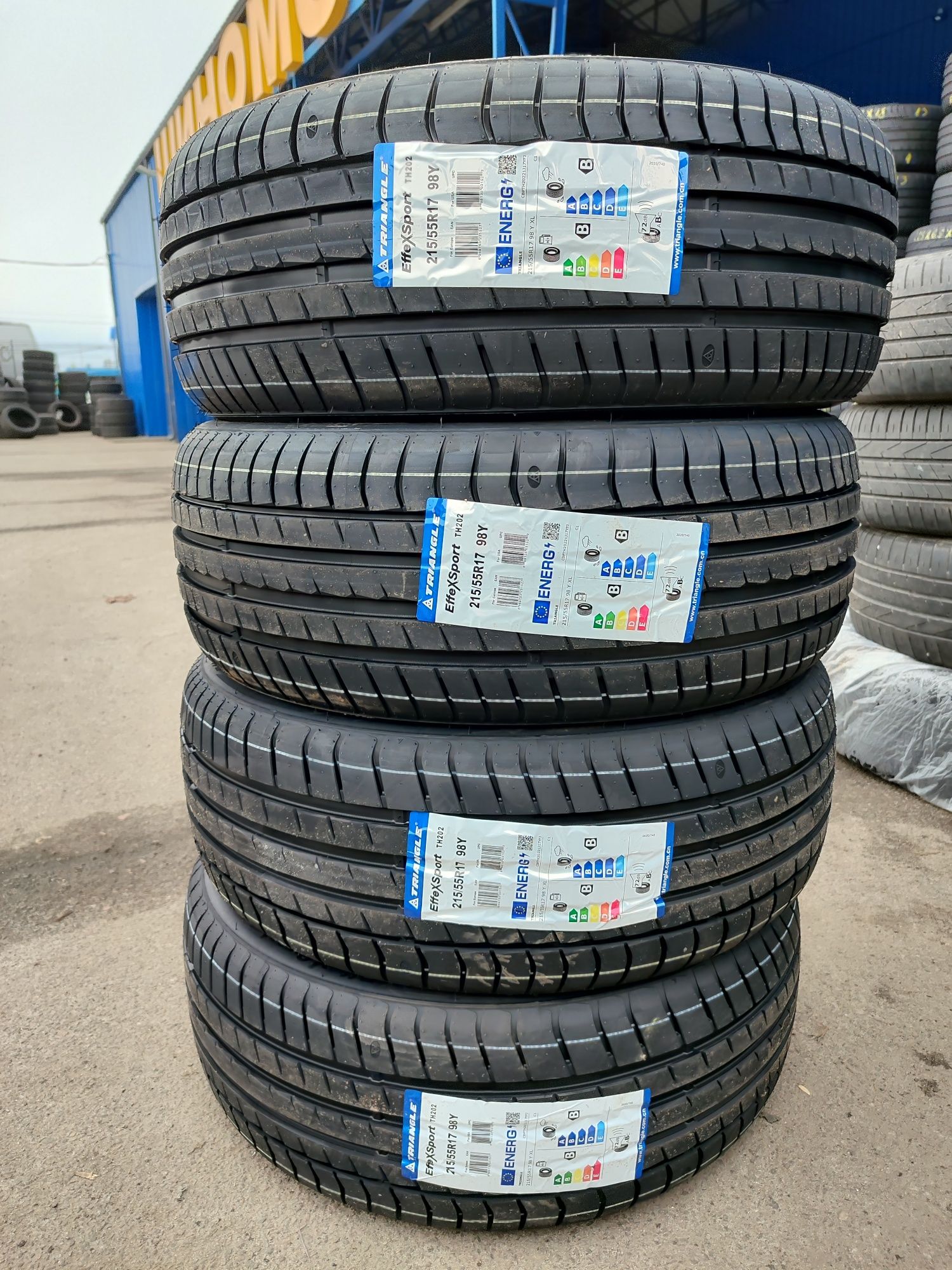 Triangle EffeXSport TH202 215/55 R17 98Y XL