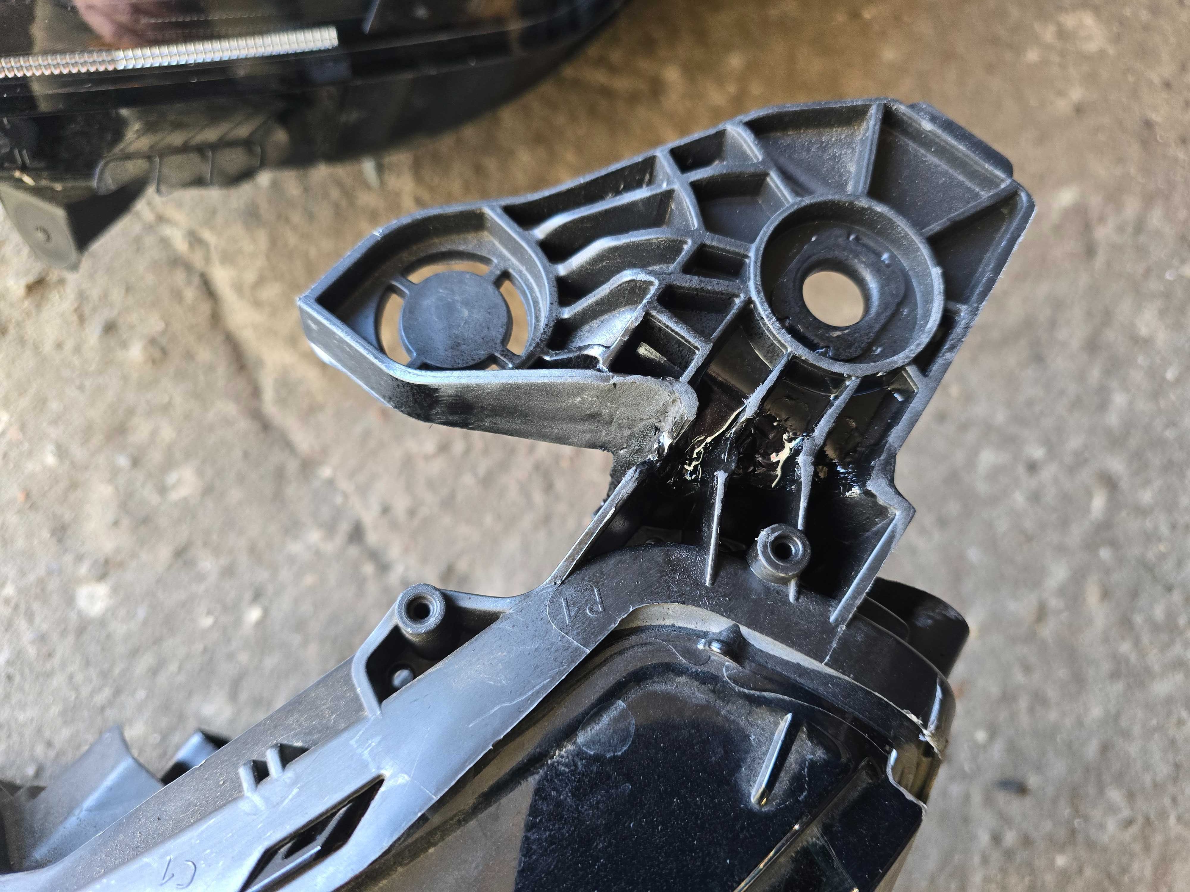 lampa przód Peugeot 208 II , Peugeot 2008 II