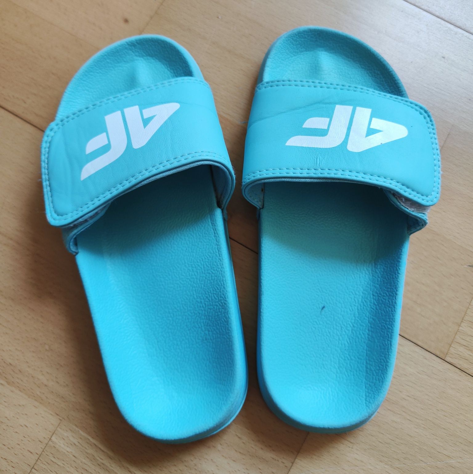 Klapki 4F piankowe na rzep basen plaża