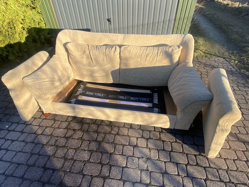 Sofa rozkladana w bardzo dobrym stanie.