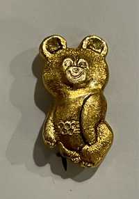 Misza - przypinka z maskotką olimpiady w Moskwie z 1980 r.