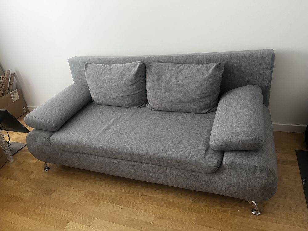 Sofa rozkładana z funkcją spania i pojemnikiem na pościel