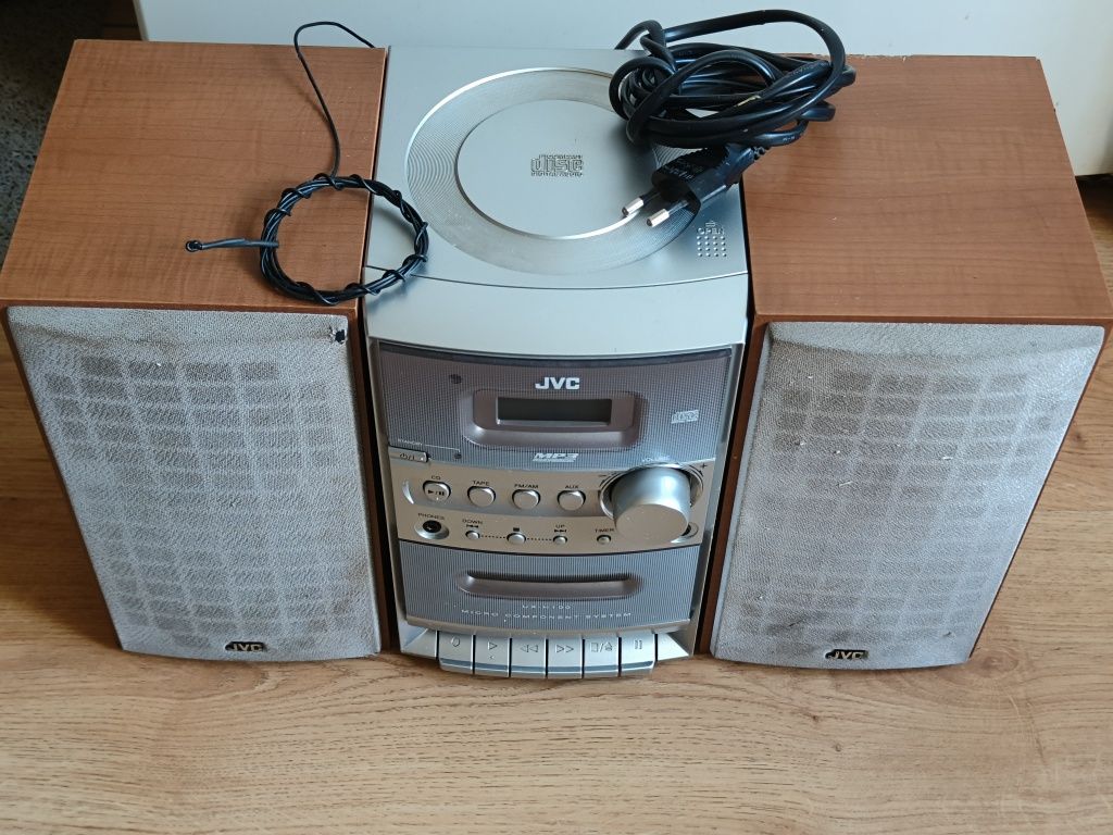 Stara Sprawna Wieża JVC CA-UXH100 MP3 AUX CD Kasety Radio
