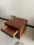 Mesa de apoio com gaveta de linha 40x40x35
