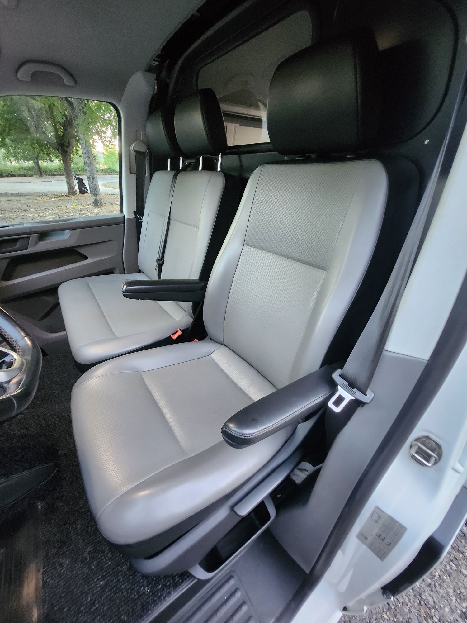 Volkswagen transporter 2.0 TDi Iva dedutível (preço inclui iva )