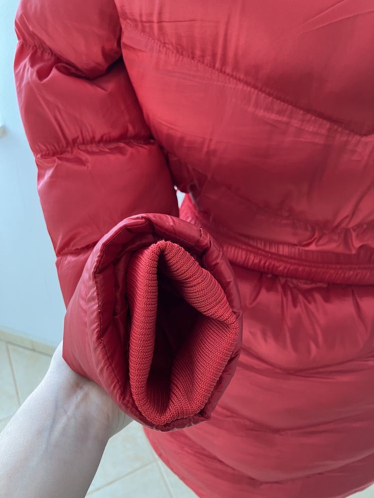 Czerwona kurtka pikowana z futerkiem cars jeans 36