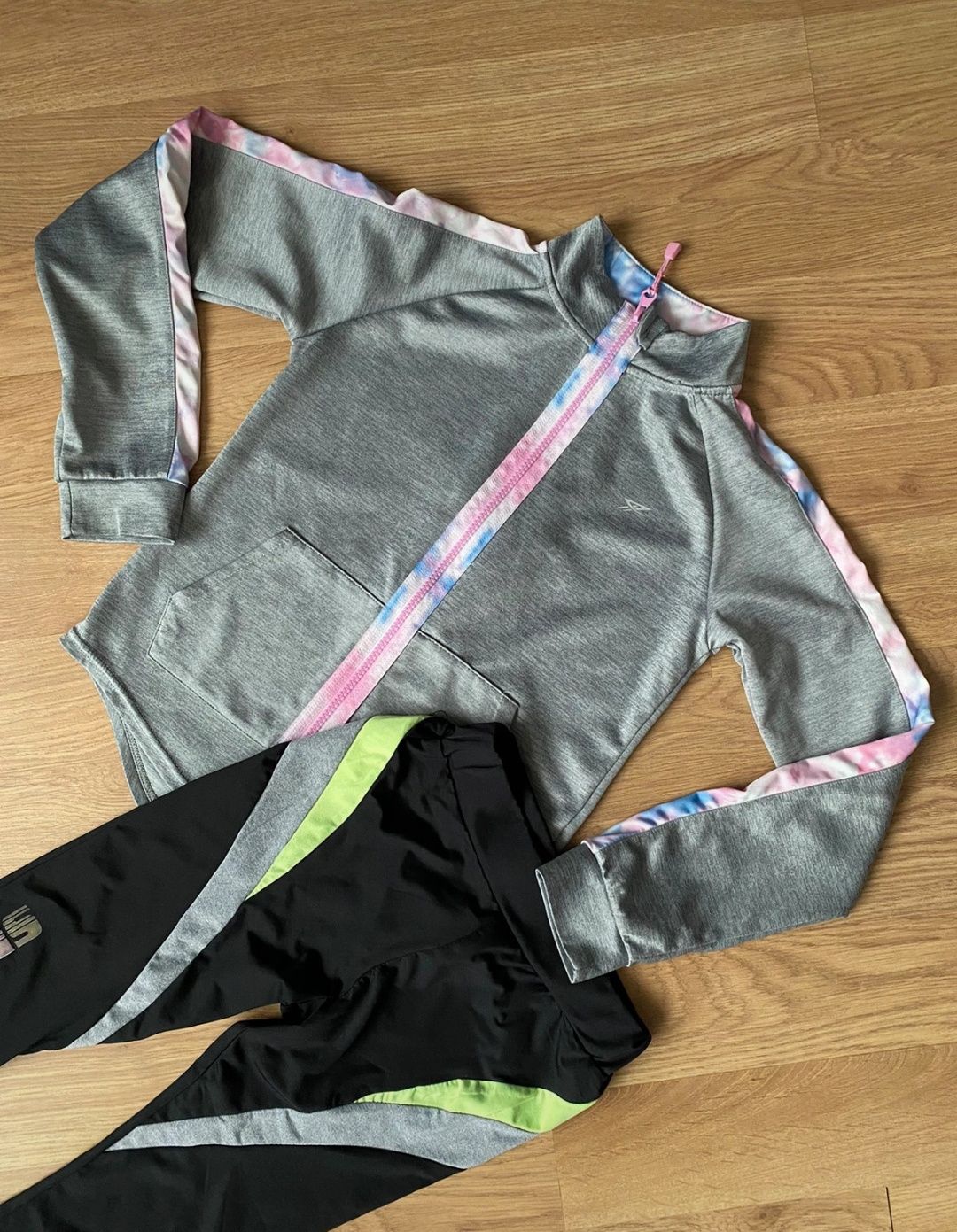 Getry sportowe z bluzą dla dziewczynki, strój gimnastyczny rozm. 140 c