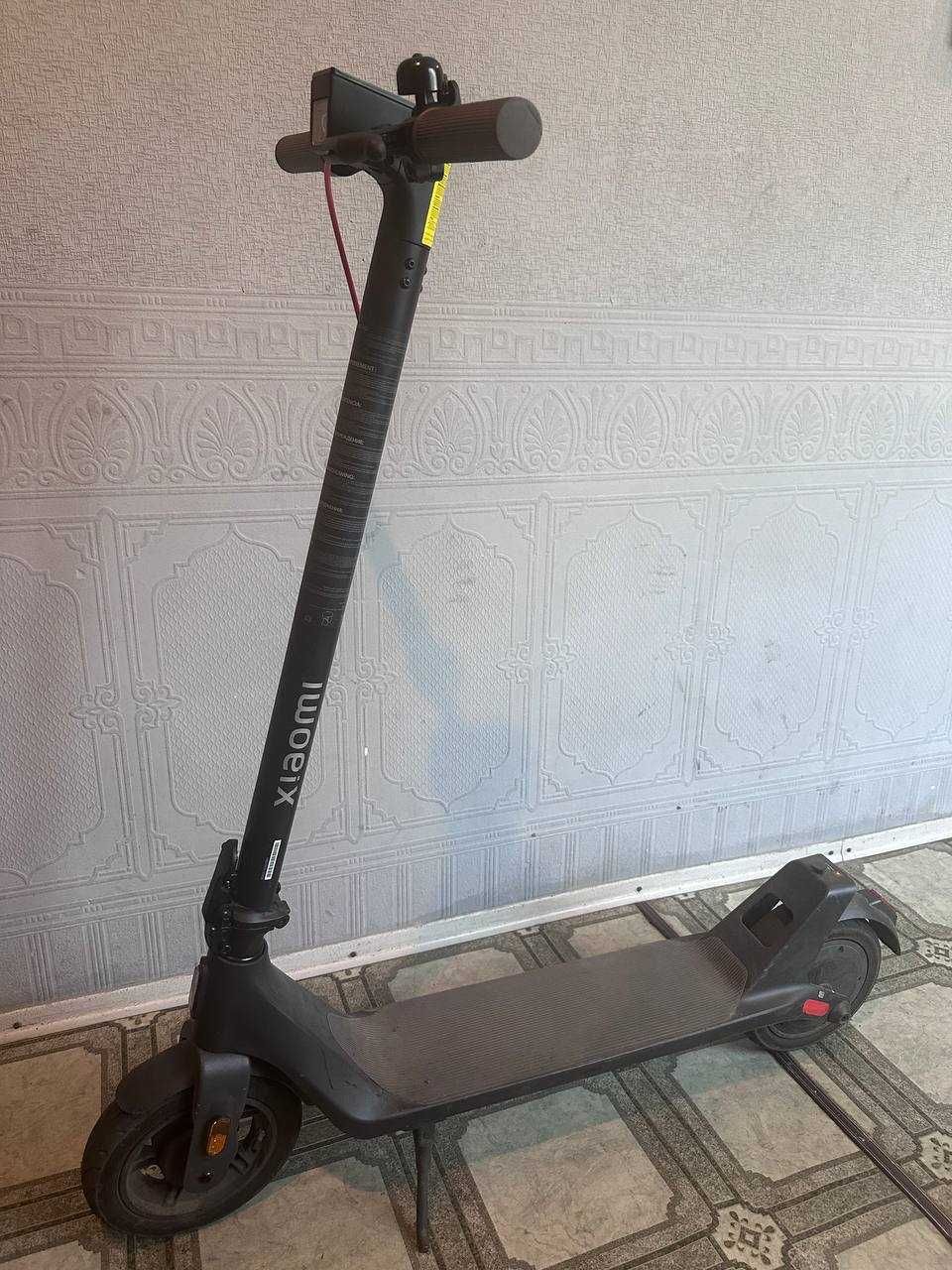 Продам Електросамокат Xiaomi Electric Scooter 4 Lite Gen2.