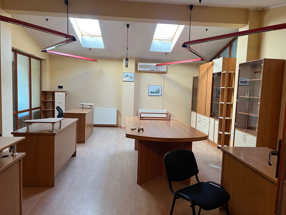 Оренда офісних приміщень центр міста Гузара 34А