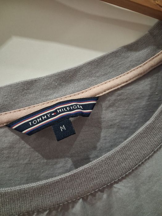 Tommy Hilfiger bluzka szara damska z jedwabiem. M