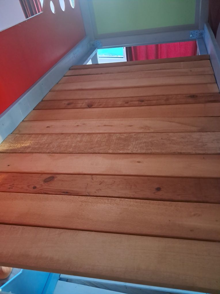 Duże stabilne łóżko piętrowe dla dzieci