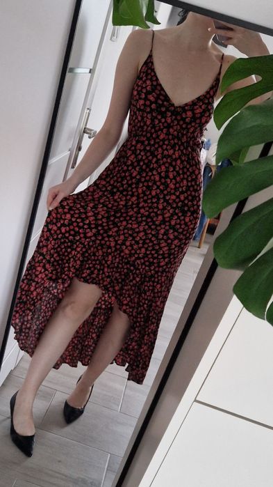 Sukienka w kwiaty stradivarius asymetryczna długa