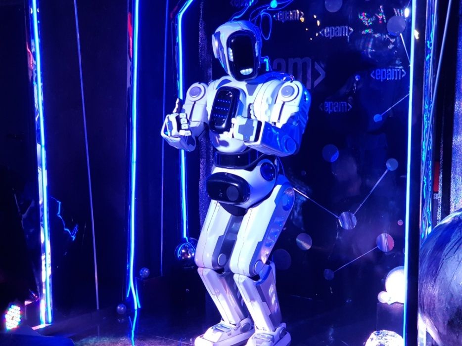 Robot Kiki Робот Кики с искусственным интеллектом