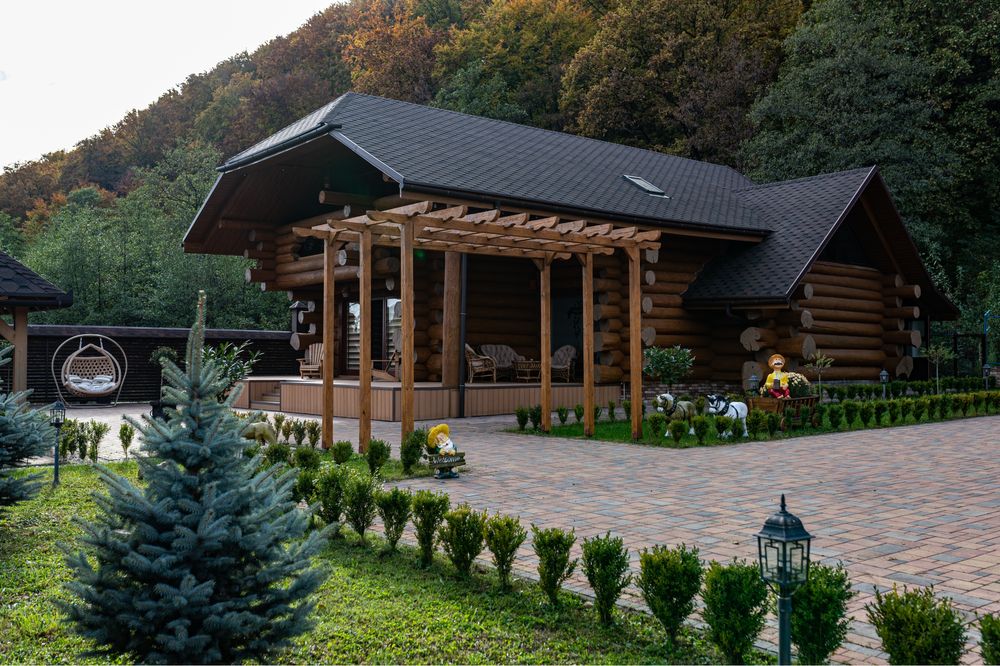 Здається в оренду будиночок біля річки та з краєвидом на ліс