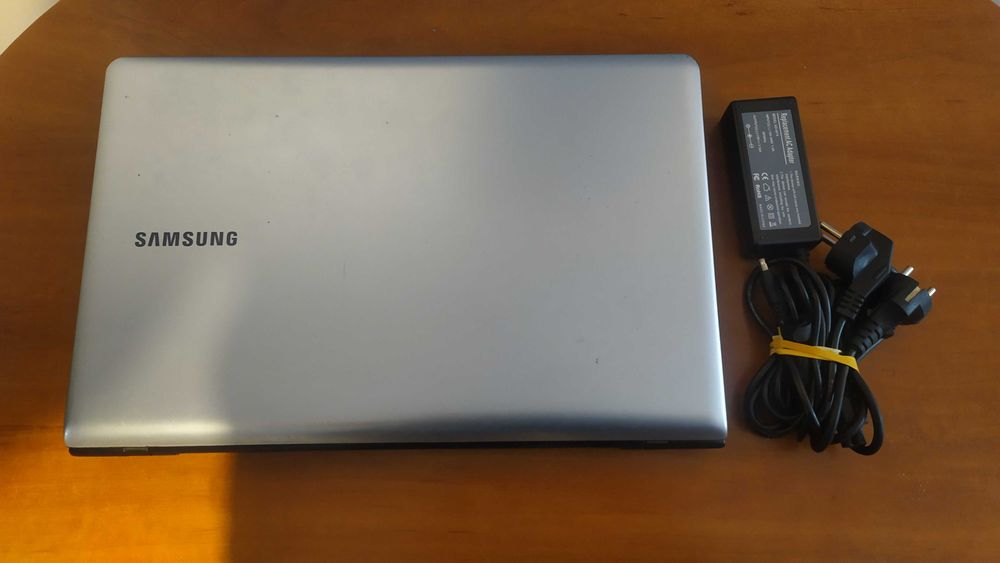 Laptop Samsung 17"