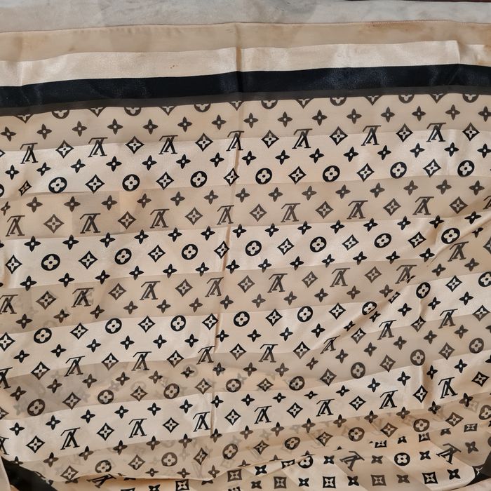 Lenço grande com logotipo Louis Vitton