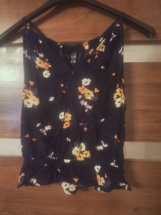 Bluzka damska H&M rozm.S 100%viskoza stan bardzo dobry.