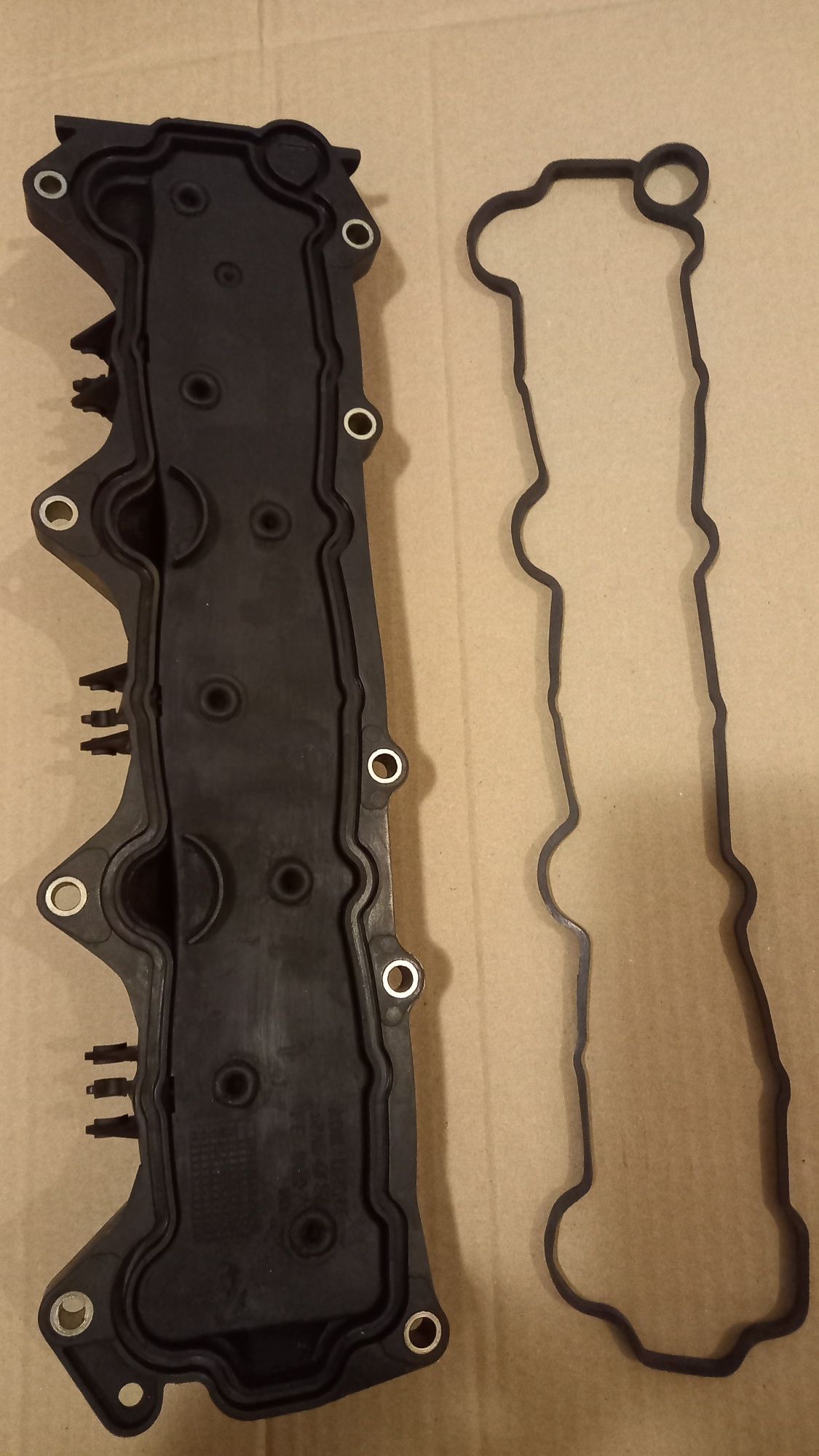 Uszczelki pokrywy zaworów Citroen 3.0 V6 XFX,(ES9J4S) XFV(ES9A) C5,C6,