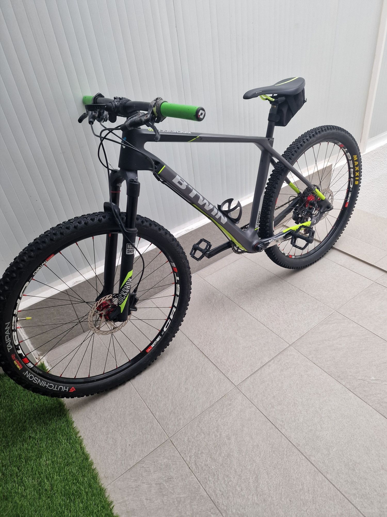 Bicicleta btt em carbono