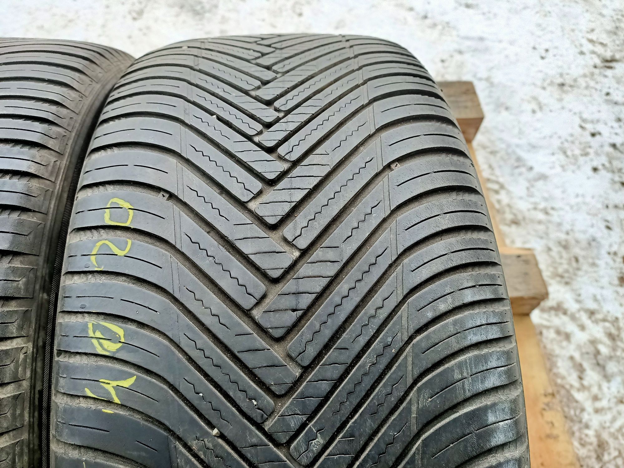 Hankook 275/40/20 2sztuki 820