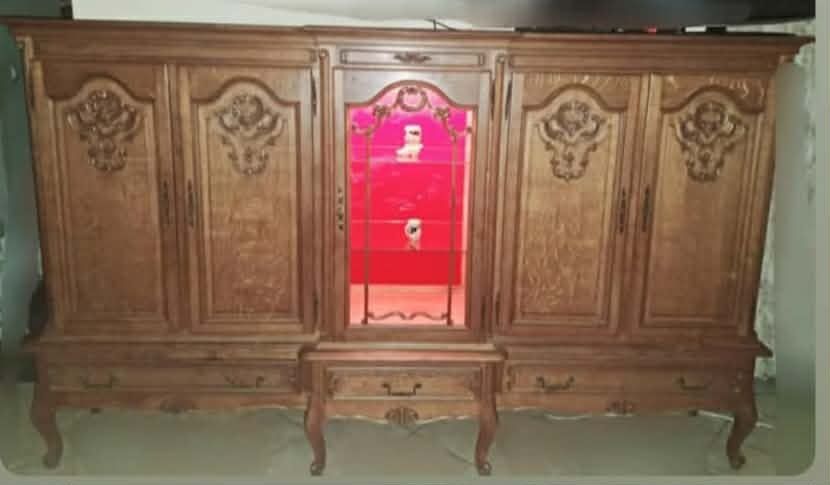 Sprzedam szafę na nogach ludwikowskich