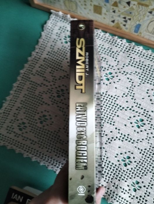 Nowa książka : Łatwo być Bogiem - Robert J. Szmidt