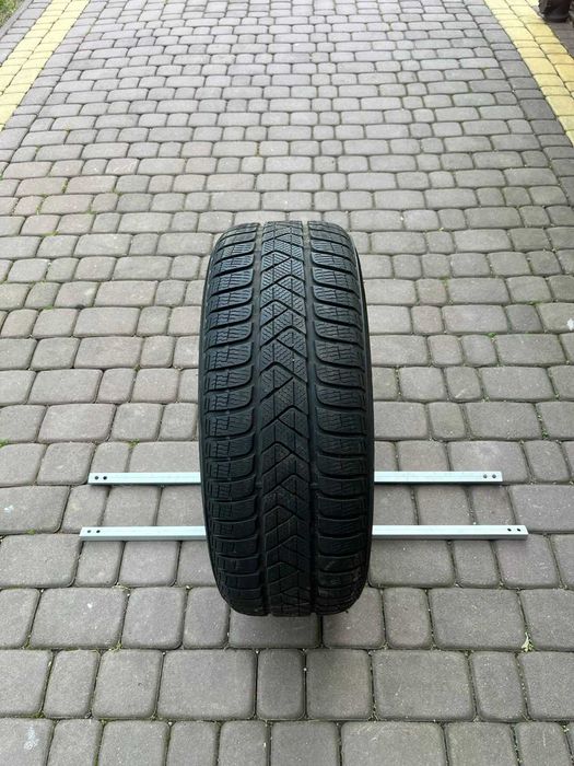 Opona Pirelli SottoZero Serie 3  215/55/17 94H ROK 2023 1x6mm