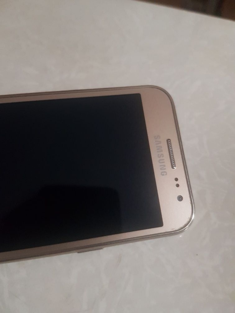 Мобильный телефон Samsung J200 хорошее сосояние читать описание