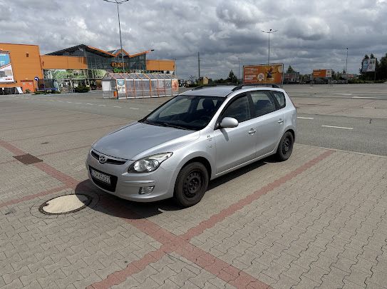 hyundai i30cw crdi 1.6 diesel combi, stan dobry
