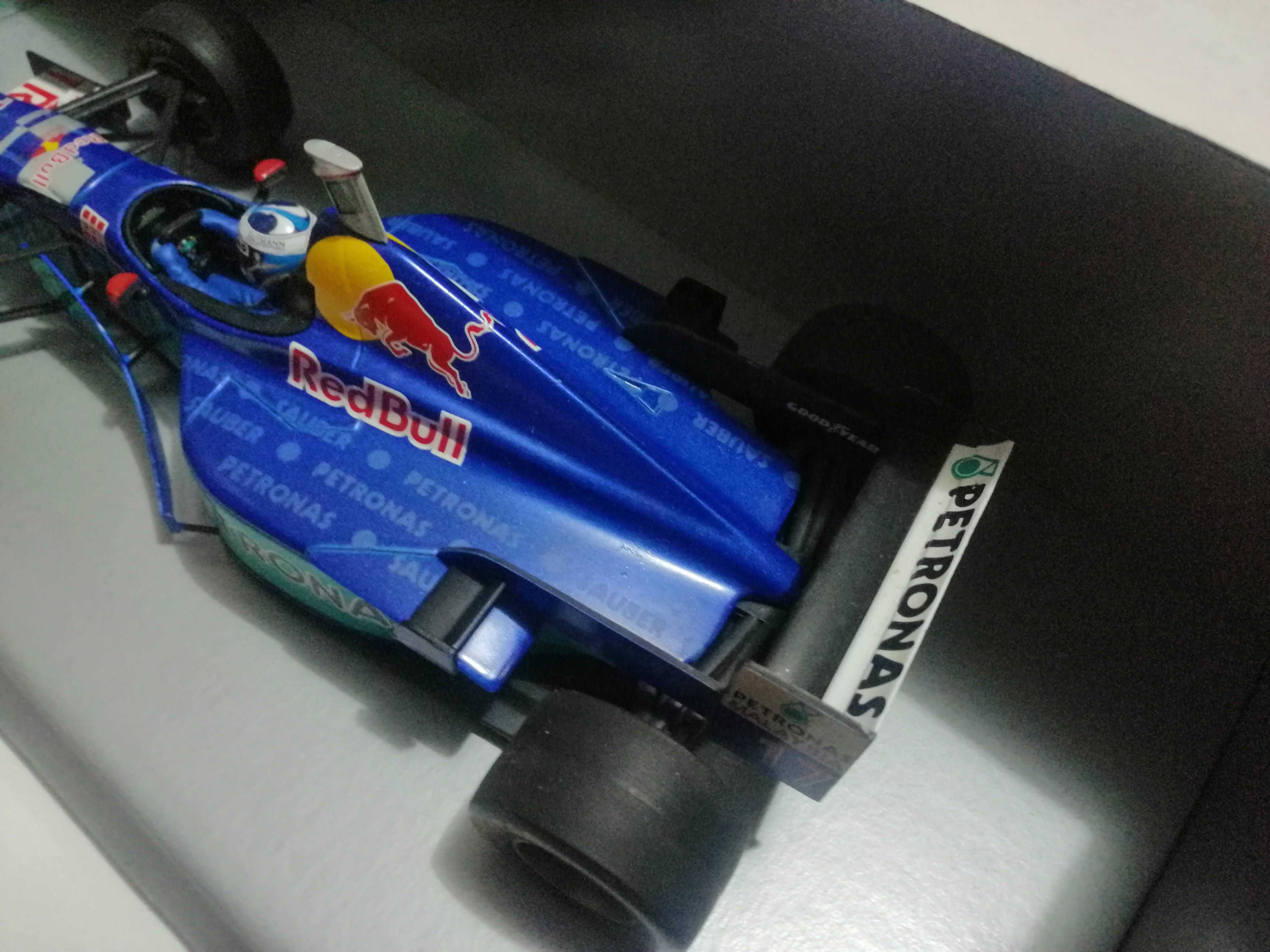 Sauber Petronas C16 Nicola Larini - 1/18