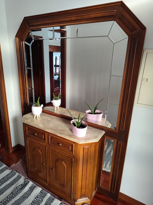 Móvel de Entrada em Nogueira, Sapateira, Vidro e Mármore