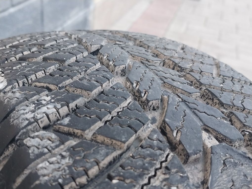 Резина/Гума 175/70 r13 Rosava WQ-101