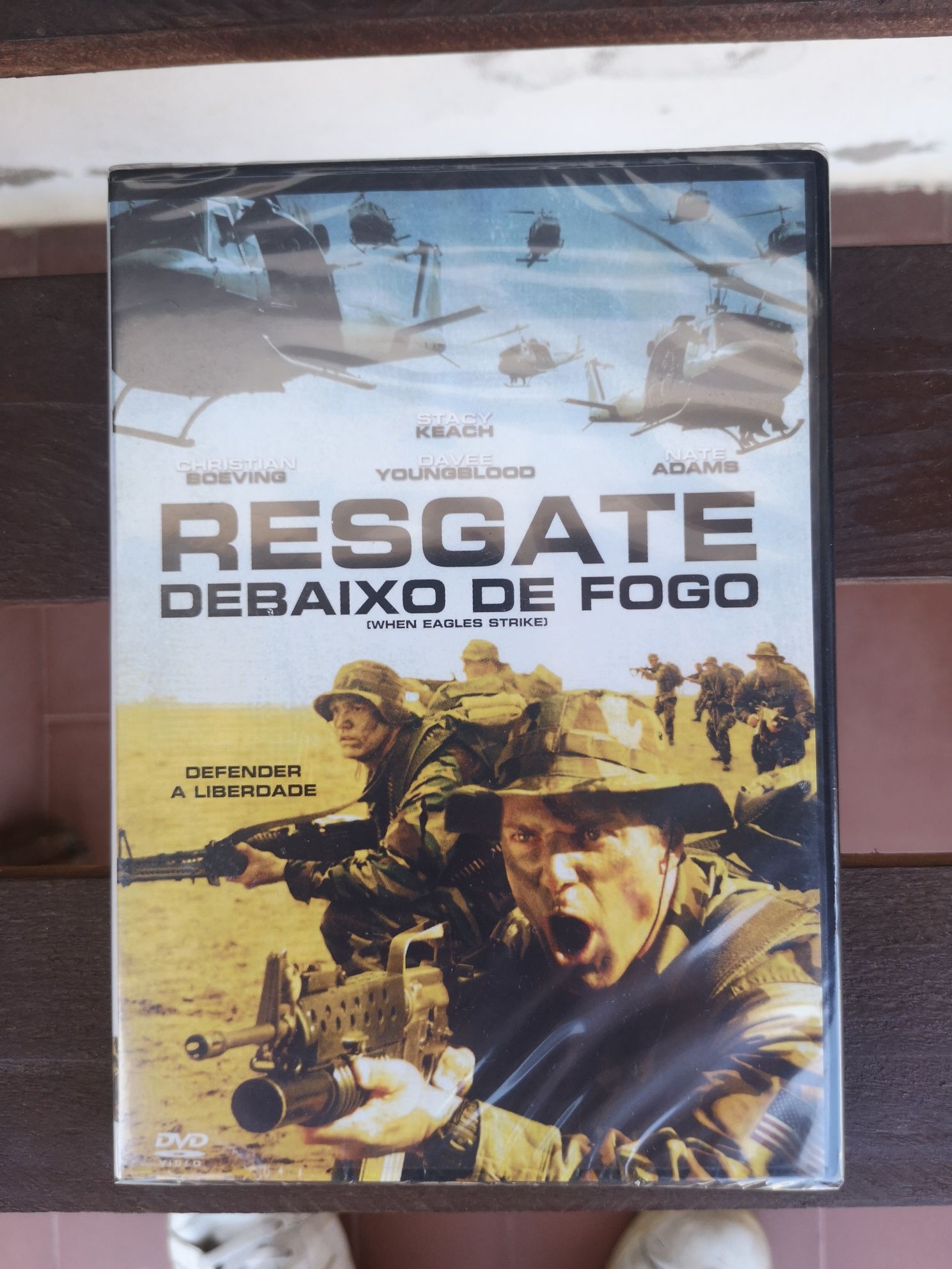 Filme " Resgate debaixo de fogo" DVD