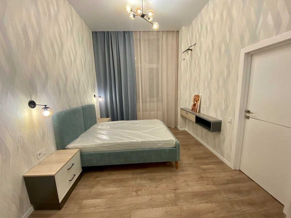 Велика євродвокімната квартира з кухнею-студією! БЕЗ комісії!