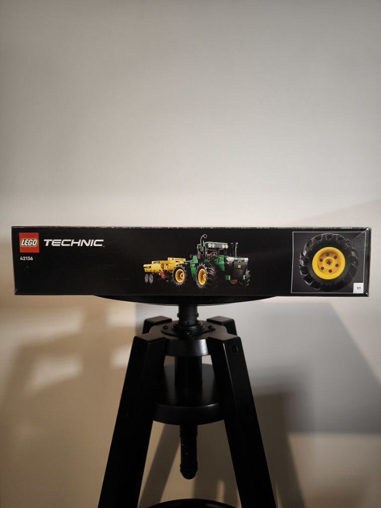 Klocki LEGO 42136 Technic - Traktor John Deere 9620R 4WD