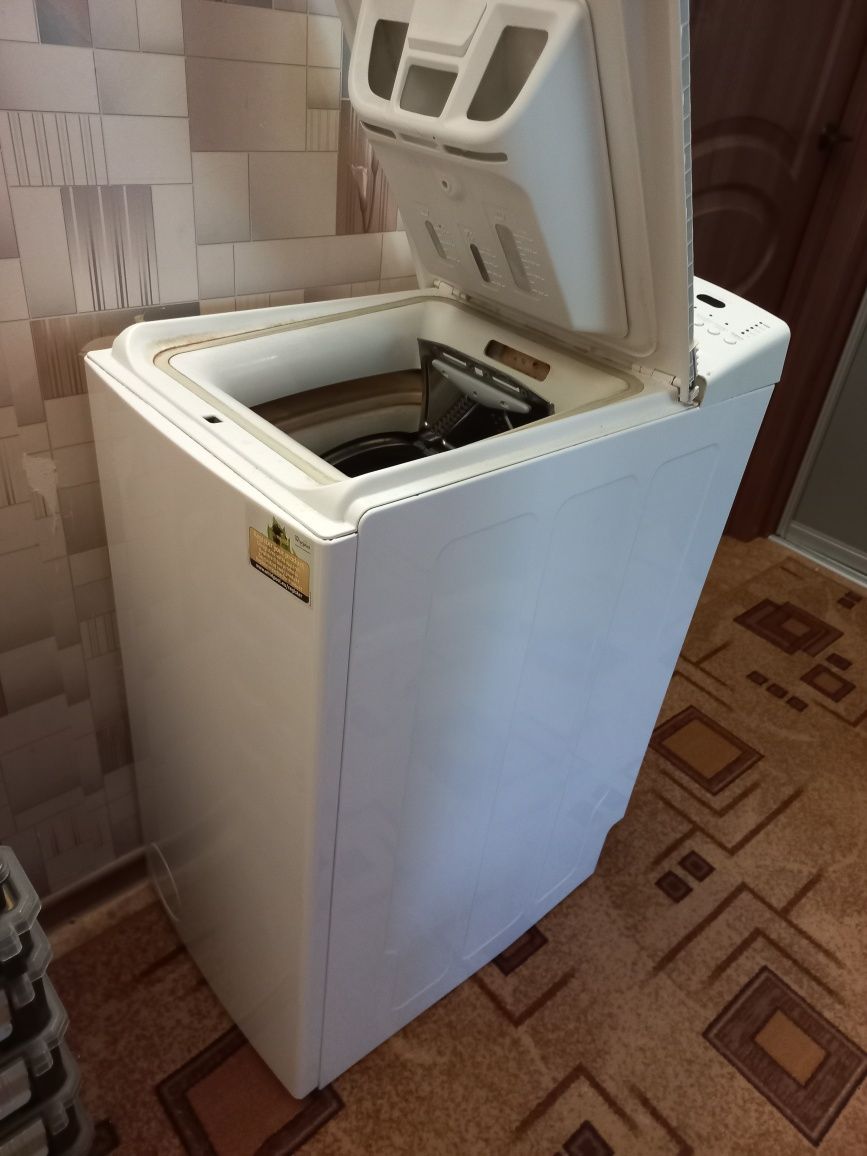 Продам стиральную машину Whirlpool AWE 7515/1 н/р