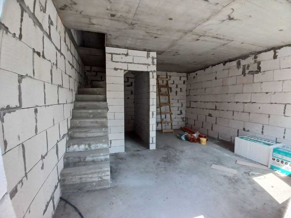 ЗАХОДЬ НА РЕМОНТ Продам будинок, дом, таунхаус. Розтермінування