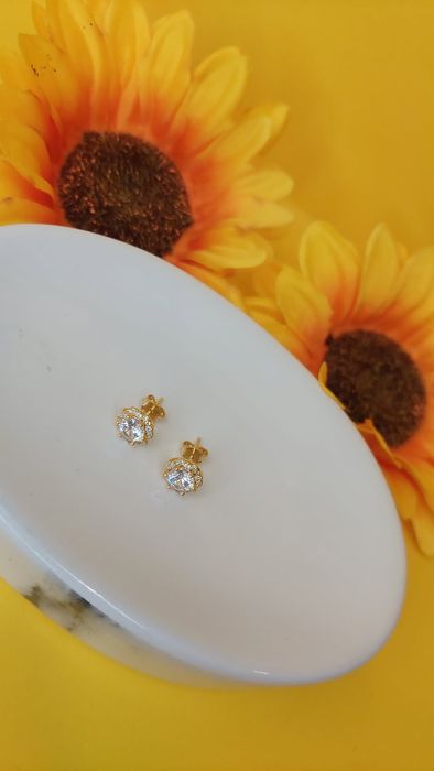 Brinco ponto luz, em zirconia folheado a ouro 18 k, semijoia de qualid