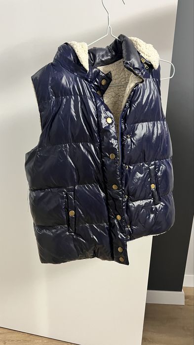 Синя лакова безрукавка