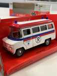 Model Nysa 522 Pogotowie Ratunkowe Ambulans Karetka R 1/34 Welly 1:34