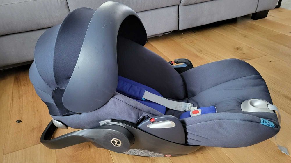 Fotelik Cybex Cloud Q z bazą + 2 adaptery do wózka