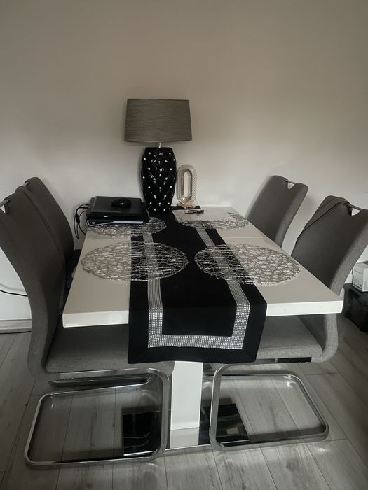 Stół rozkładany wysoki połysk biały krzesła