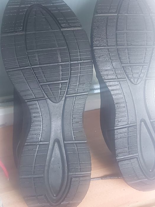 Продам кроссовки