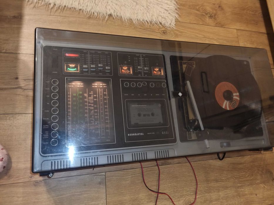 Radio magnetofon gramofon Telefunken model 3021